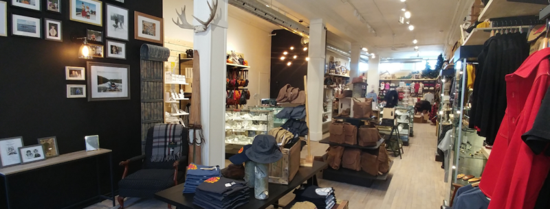 Ca montre les produits artisanaux canadiens dans le local d'artisan canada.